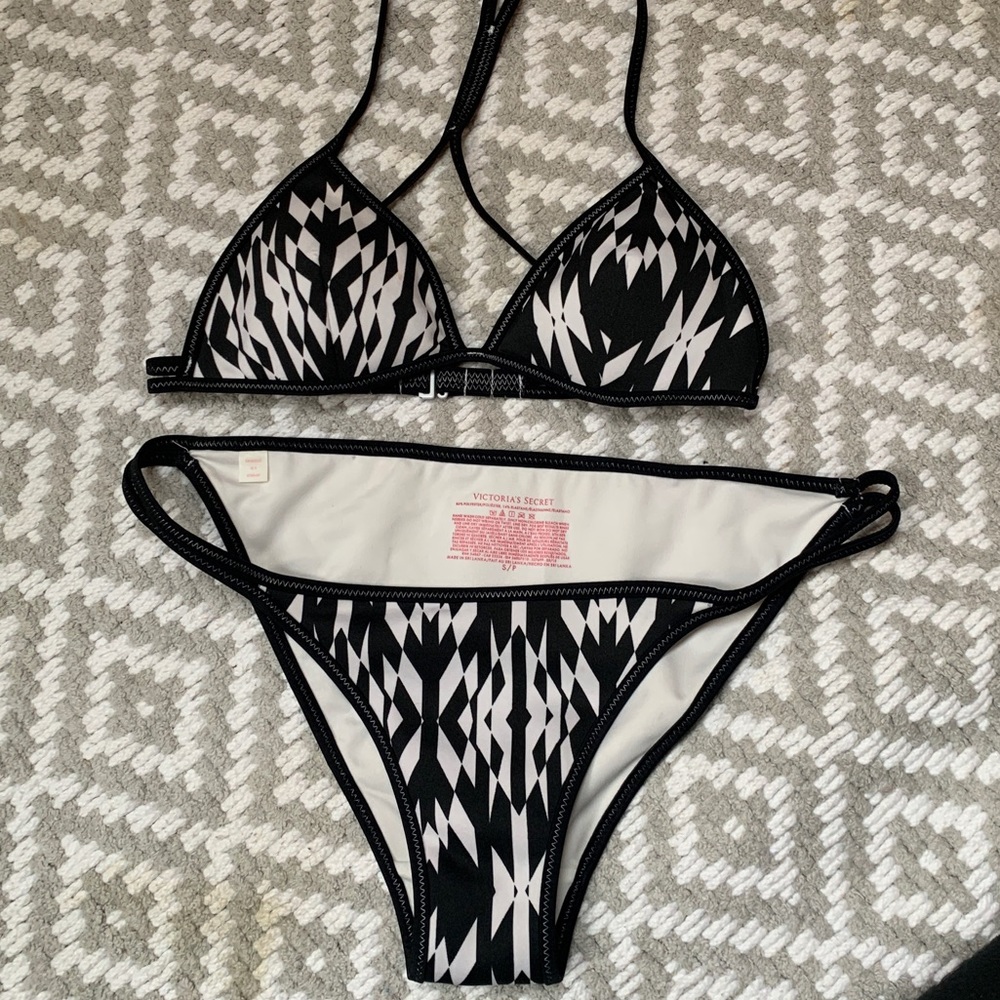 Victoria’s Secret bikini
